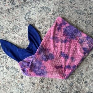 Limeapple mermaid tale blanket